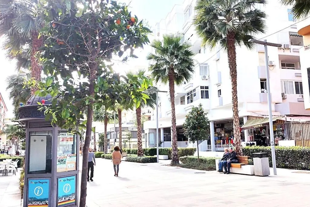 Bonito Apartamento De Dos Dormitorios En El Centro Y Calle San Miguel Torremolinos