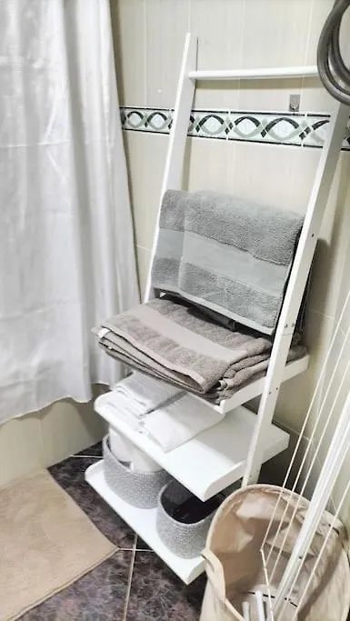 Bonito Apartamento De Dos Dormitorios En El Centro Y Calle San Miguel Torremolinos