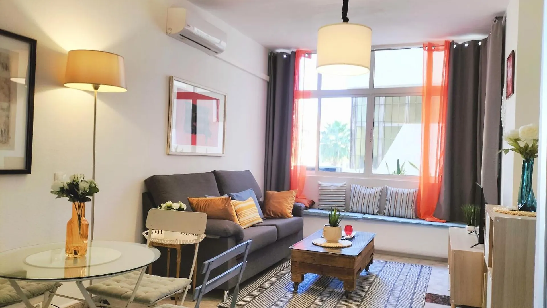 Bonito Apartamento De Dos Dormitorios En El Centro Y Calle San Miguel Torremolinos España