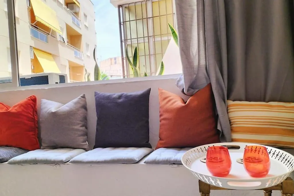 Bonito Apartamento De Dos Dormitorios En El Centro Y Calle San Miguel Torremolinos 0*,  Španělsko